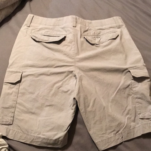 Mens Cargo shorts - Picture 2 of 4